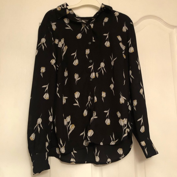 Banana Republic Classic Fit Black Blouse🌸🖤 - Picture 1 of 2